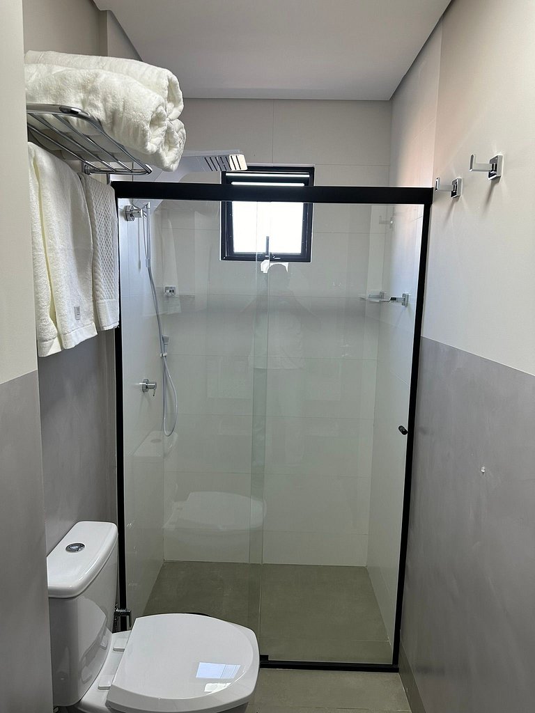Studio 1502 com sacada, garagem e A/C