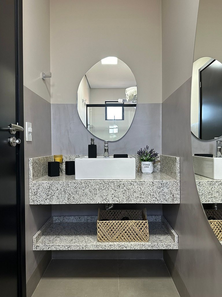 Studio 1502 com sacada, garagem e A/C