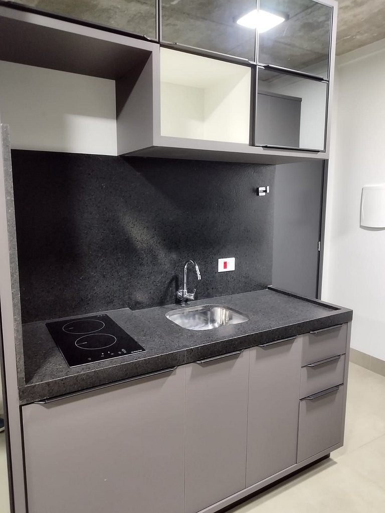 Studio Central com garagem 1505CP