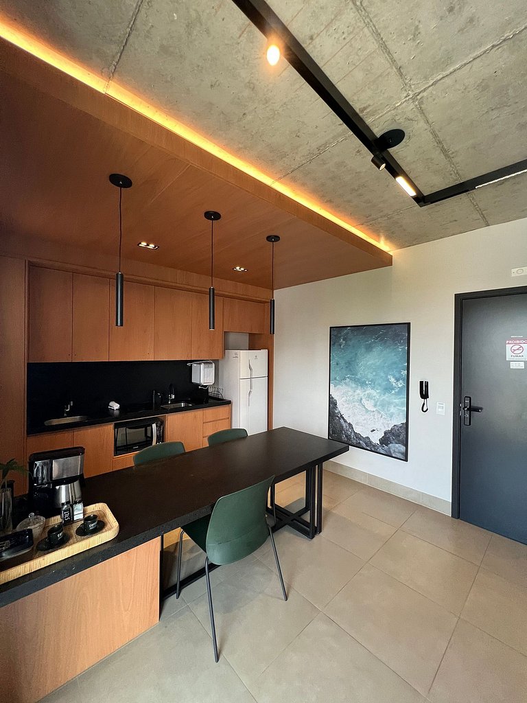 Studio Central com garagem 1002CP