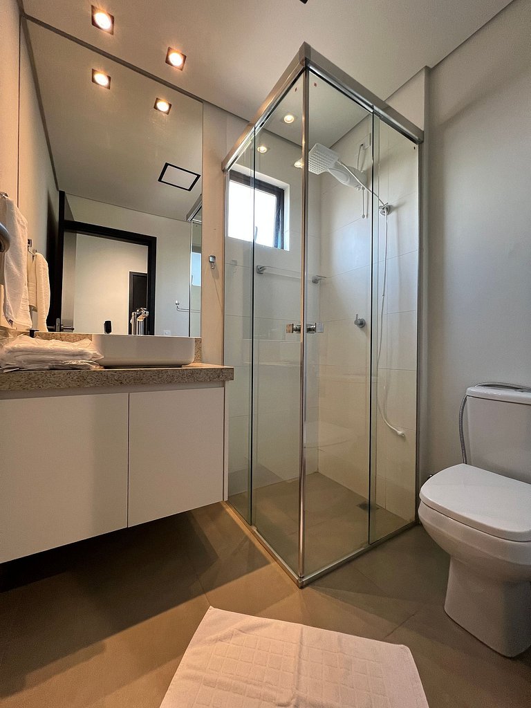 Studio 1301 com sacada, garagem e A/C