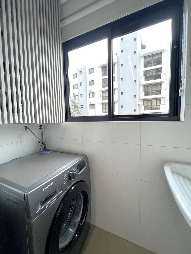 Ap 204 FG c/ 2 Qts, sacada, garagem e A/C